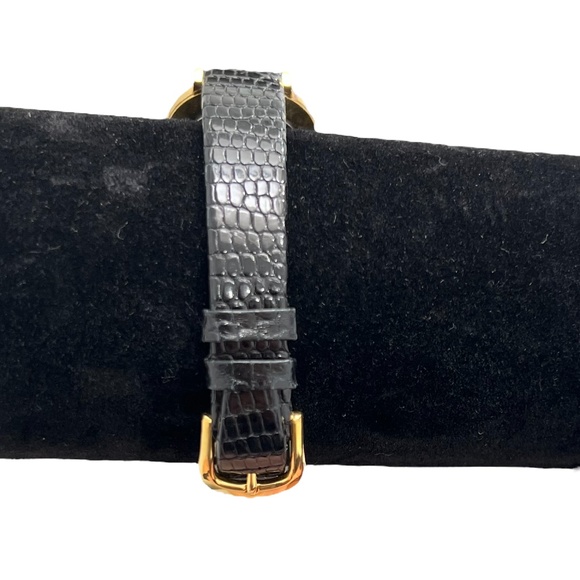 MOVADO MUSEUM CLASSIC 28MM LADIES WATCH - Picture 12 of 15